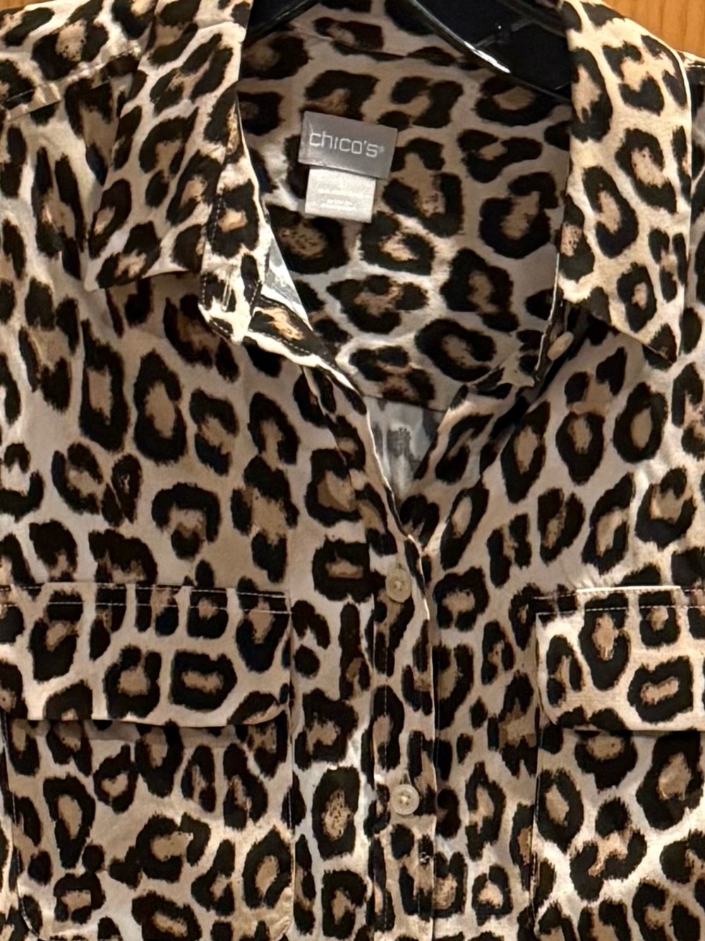 Chico’s Leopard Print Button Down Tunic Blouse Long Sleeve Size 1/8-10 - Picture 3 of 6